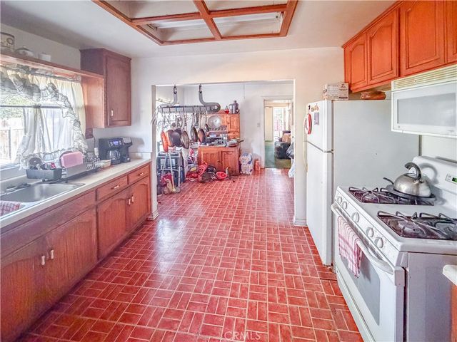 1618 W 3rd, Santa Ana, CA 92703