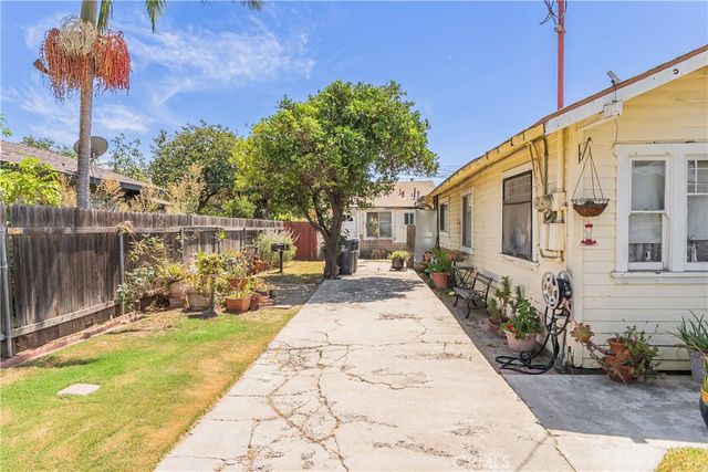 1618 W 3rd, Santa Ana, CA 92703