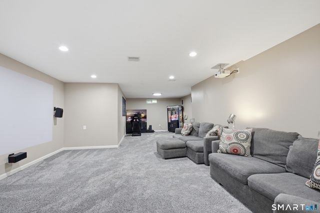 41 Hemlock Trail, Trumbull, CT 06611