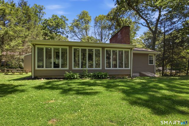 41 Hemlock Trail, Trumbull, CT 06611