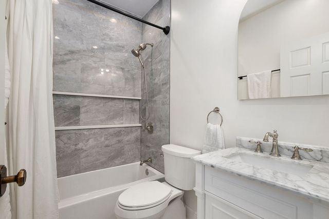 958 W Willow Street 4, Chicago, IL 60614
