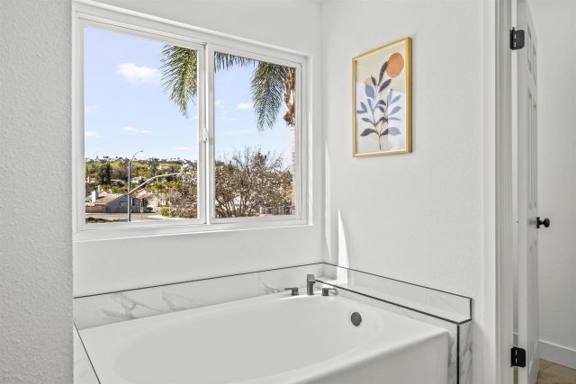 1513 Powell Rd, Oceanside, CA 92056