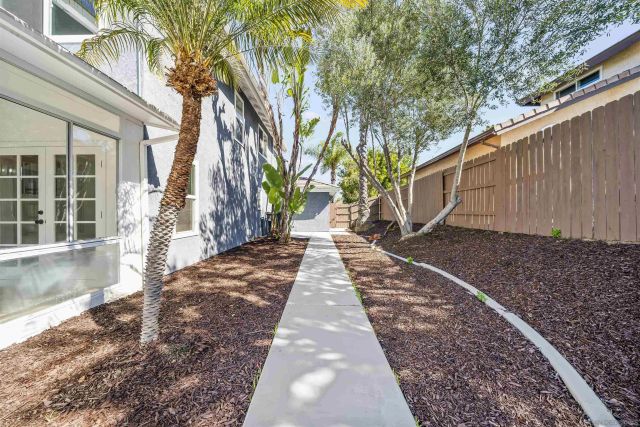 1513 Powell Rd, Oceanside, CA 92056