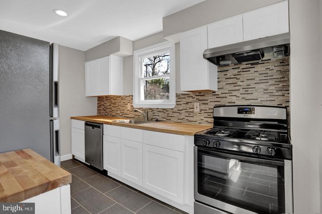5615 BELLE VISTA AVE, Baltimore, MD 21206
