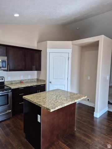 1896 E JUNIPER DR, Eagle Mountain, UT 84005
