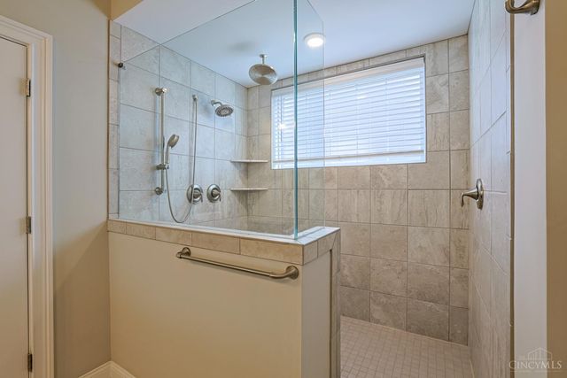 4143 Parkview Drive, Blue Ash, OH 45242