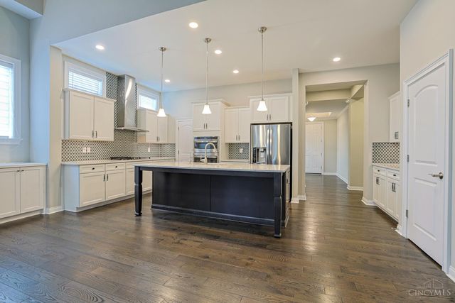 4143 Parkview Drive, Blue Ash, OH 45242