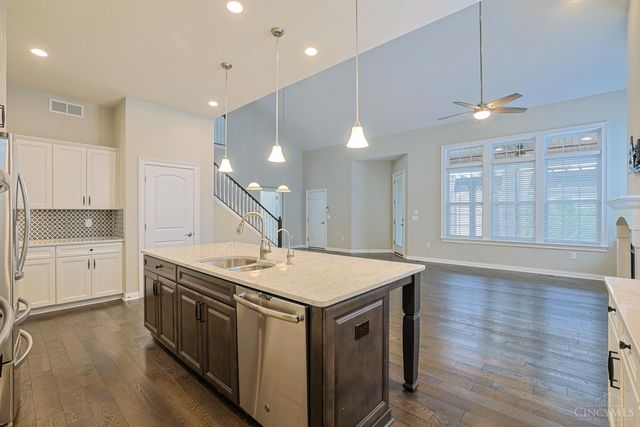 4143 Parkview Drive, Blue Ash, OH 45242