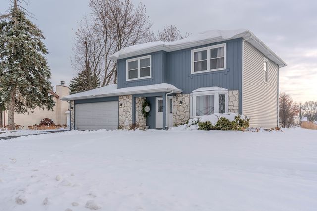 601 Bluff Street, Carol Stream, IL 60188