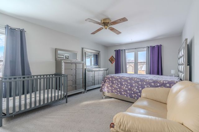 601 Bluff Street, Carol Stream, IL 60188