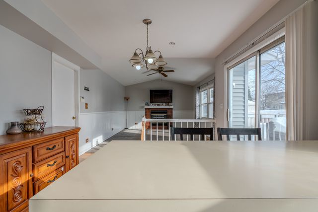 601 Bluff Street, Carol Stream, IL 60188