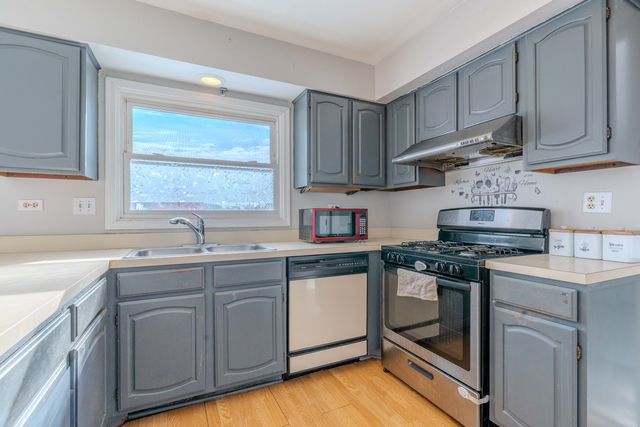 601 Bluff Street, Carol Stream, IL 60188