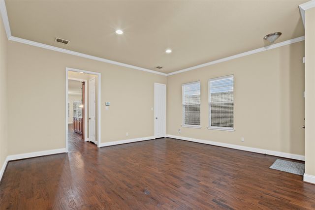 1209 N Bishop Avenue, Dallas, TX 75208