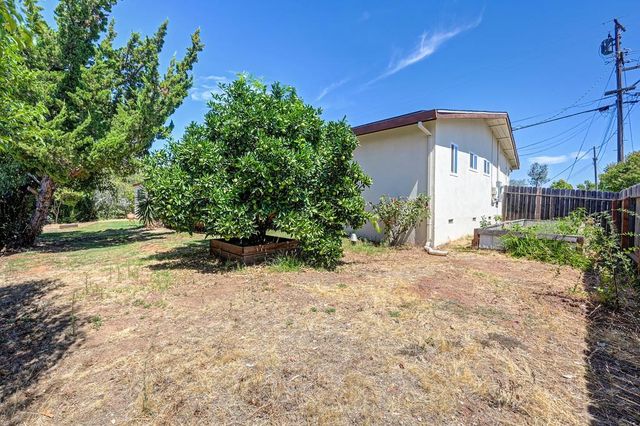 1333 Wesley Ln, Auburn, CA 95603