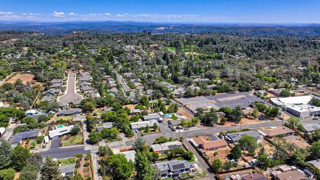 1333 Wesley Ln, Auburn, CA 95603