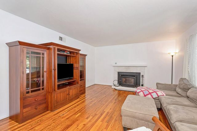 1333 Wesley Ln, Auburn, CA 95603