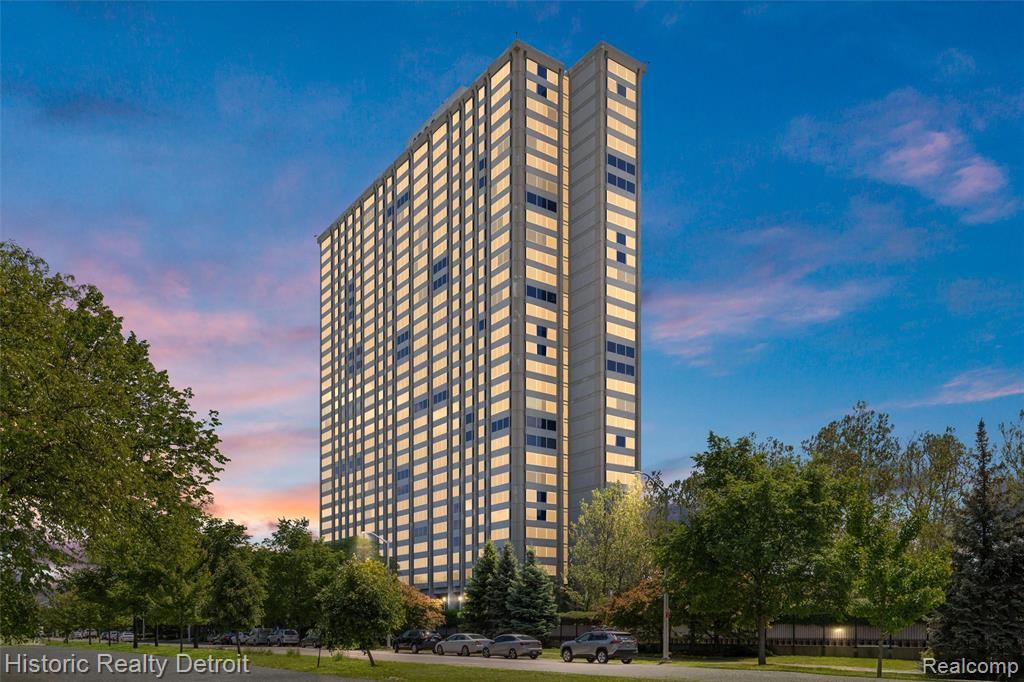 1300 E Lafayette 604, Detroit, MI 48207