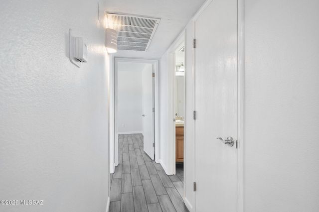 1810 E Blacklidge Dr Apt 322, Tucson, AZ 85719