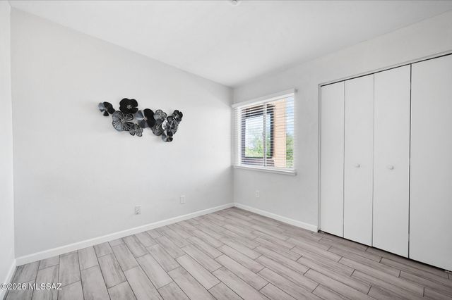 1810 E Blacklidge Dr Apt 322, Tucson, AZ 85719