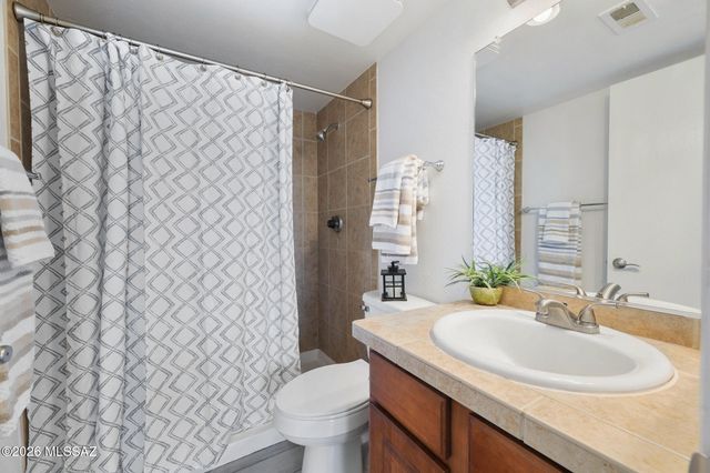 1810 E Blacklidge Dr Apt 322, Tucson, AZ 85719