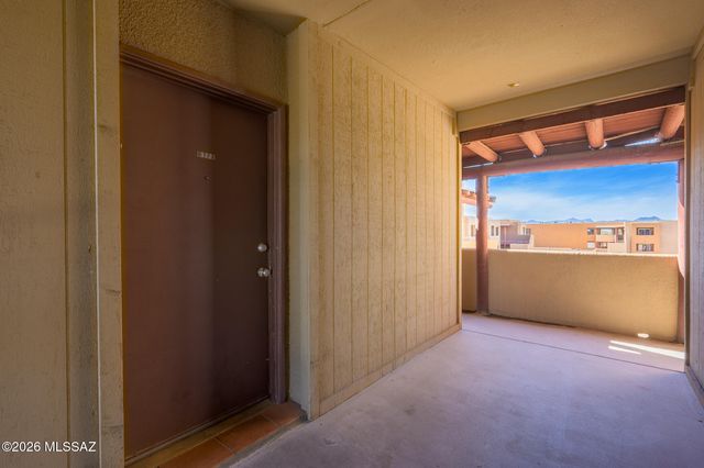 1810 E Blacklidge Dr Apt 322, Tucson, AZ 85719