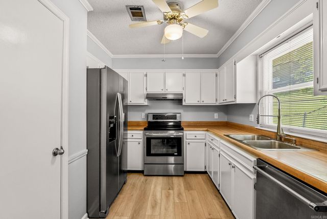 10 Rio Grande Forest Drive, Little Rock, AR 72212