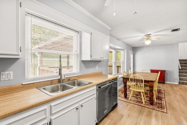 10 Rio Grande Forest Drive, Little Rock, AR 72212