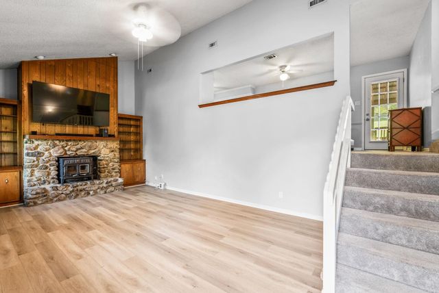 10 Rio Grande Forest Drive, Little Rock, AR 72212