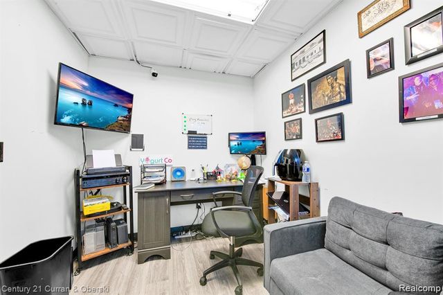 2948 Biddle Avenue, Wyandotte, MI 48192