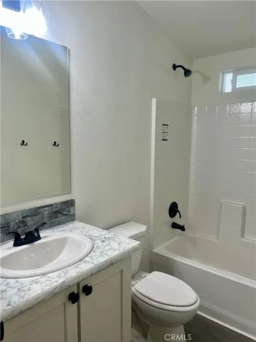 4000 Pierce 124, Riverside, CA 92505