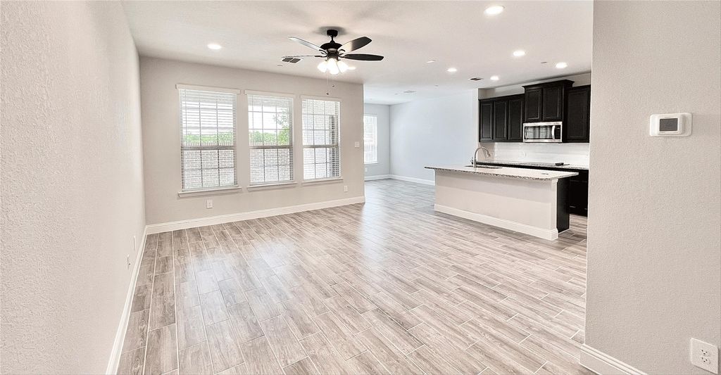 670 Sandiford, Mansfield, TX 76063