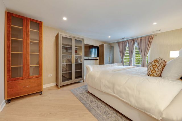 2200 Bouterse Street 407, Park Ridge, IL 60068