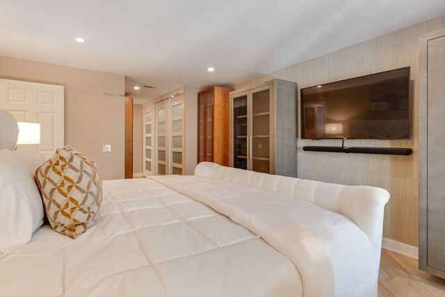 2200 Bouterse Street 407, Park Ridge, IL 60068