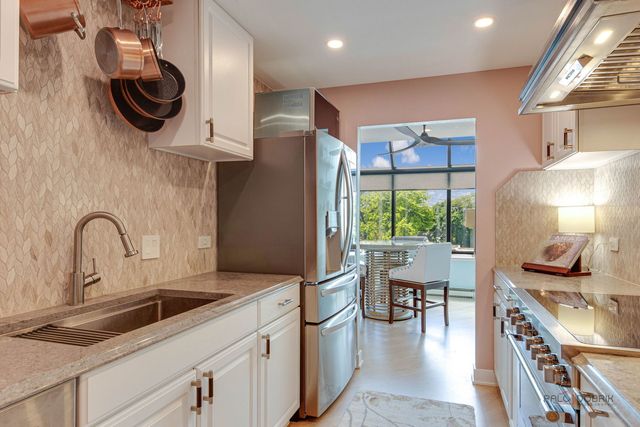 2200 Bouterse Street 407, Park Ridge, IL 60068