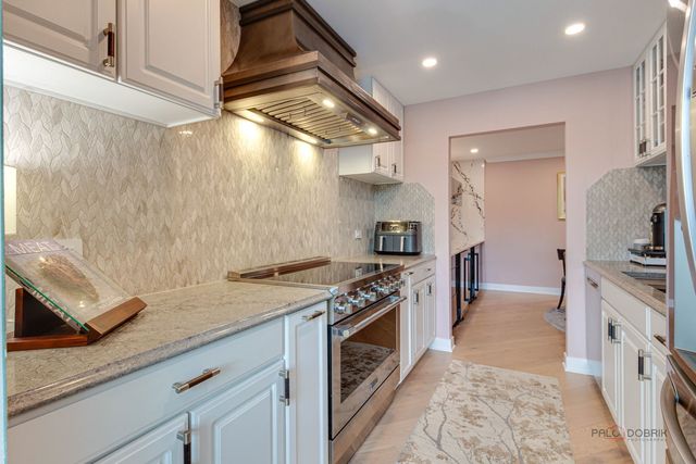 2200 Bouterse Street 407, Park Ridge, IL 60068