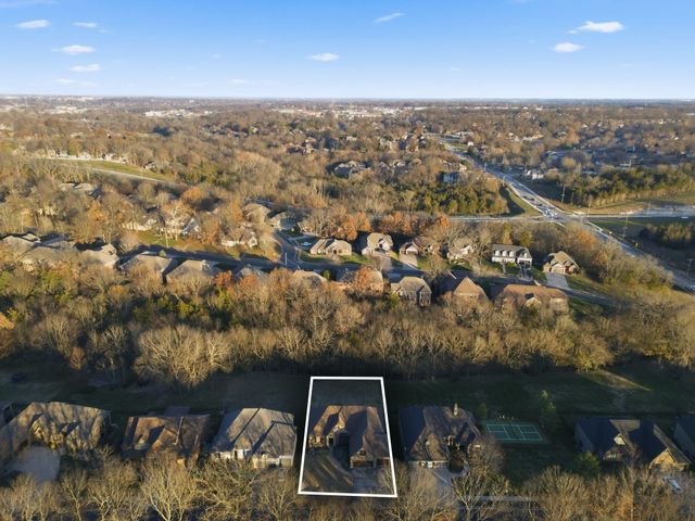 5350 S Parklane Avenue, Springfield, MO 65810