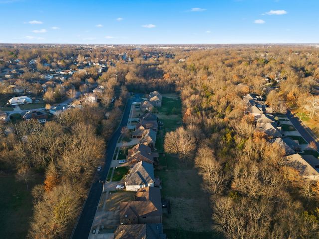 5350 S Parklane Avenue, Springfield, MO 65810