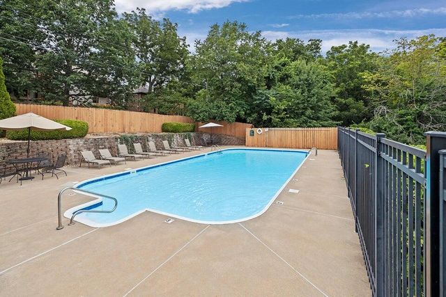 5350 S Parklane Avenue, Springfield, MO 65810