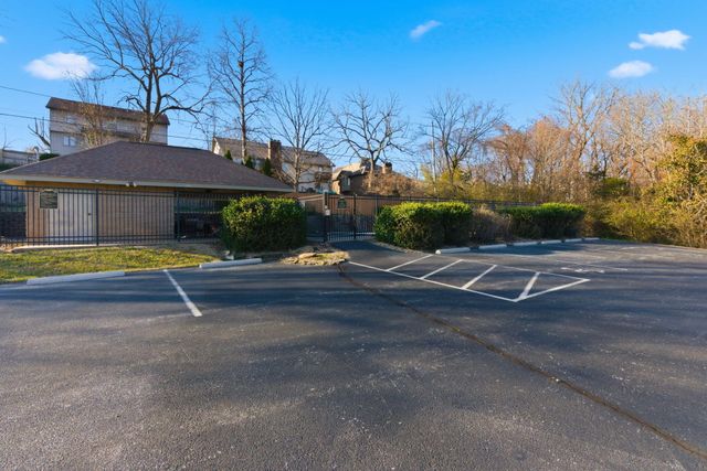 5350 S Parklane Avenue, Springfield, MO 65810