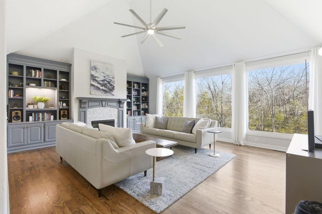 5350 S Parklane Avenue, Springfield, MO 65810