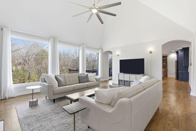 5350 S Parklane Avenue, Springfield, MO 65810