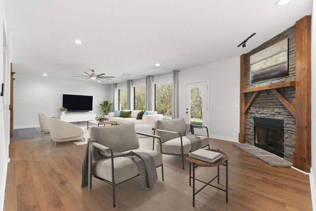 5350 S Parklane Avenue, Springfield, MO 65810