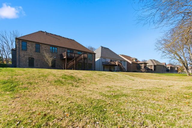 5350 S Parklane Avenue, Springfield, MO 65810
