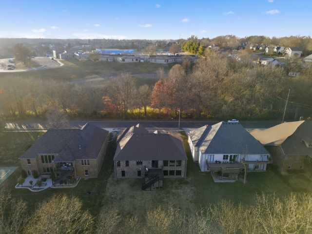 5350 S Parklane Avenue, Springfield, MO 65810