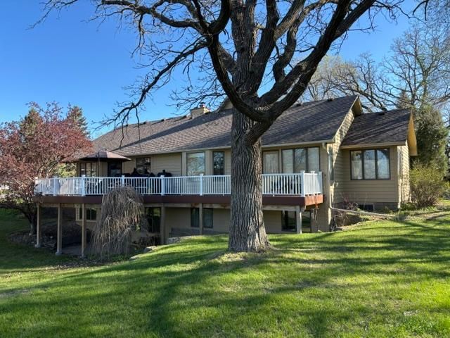1206 Riverview Court, Sauk Rapids, MN 56379