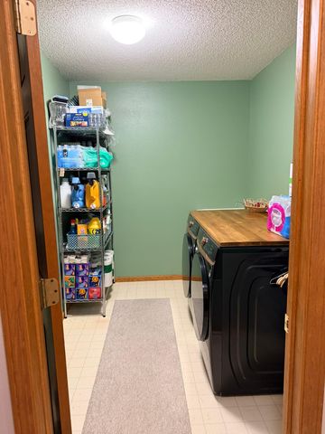 1206 Riverview Court, Sauk Rapids, MN 56379