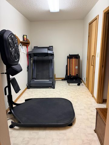 1206 Riverview Court, Sauk Rapids, MN 56379