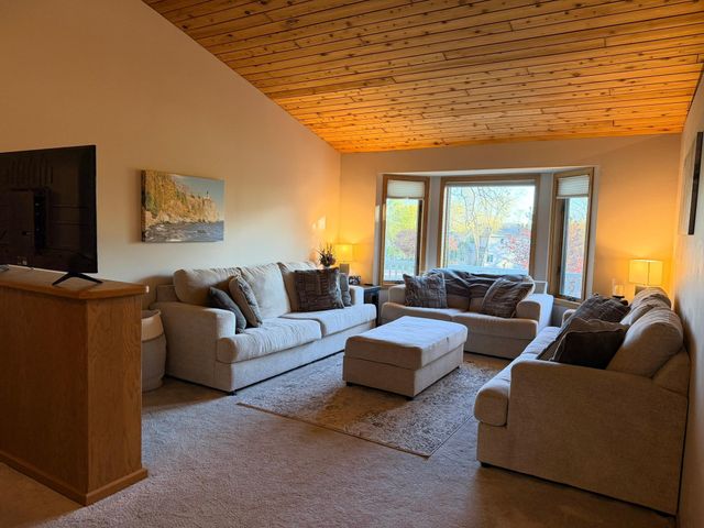 1206 Riverview Court, Sauk Rapids, MN 56379