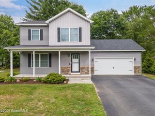 5 Heather Lane, Corinth, NY 12822