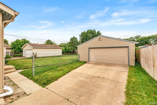 1810 Hass Drive, South Bend, IN 46635
